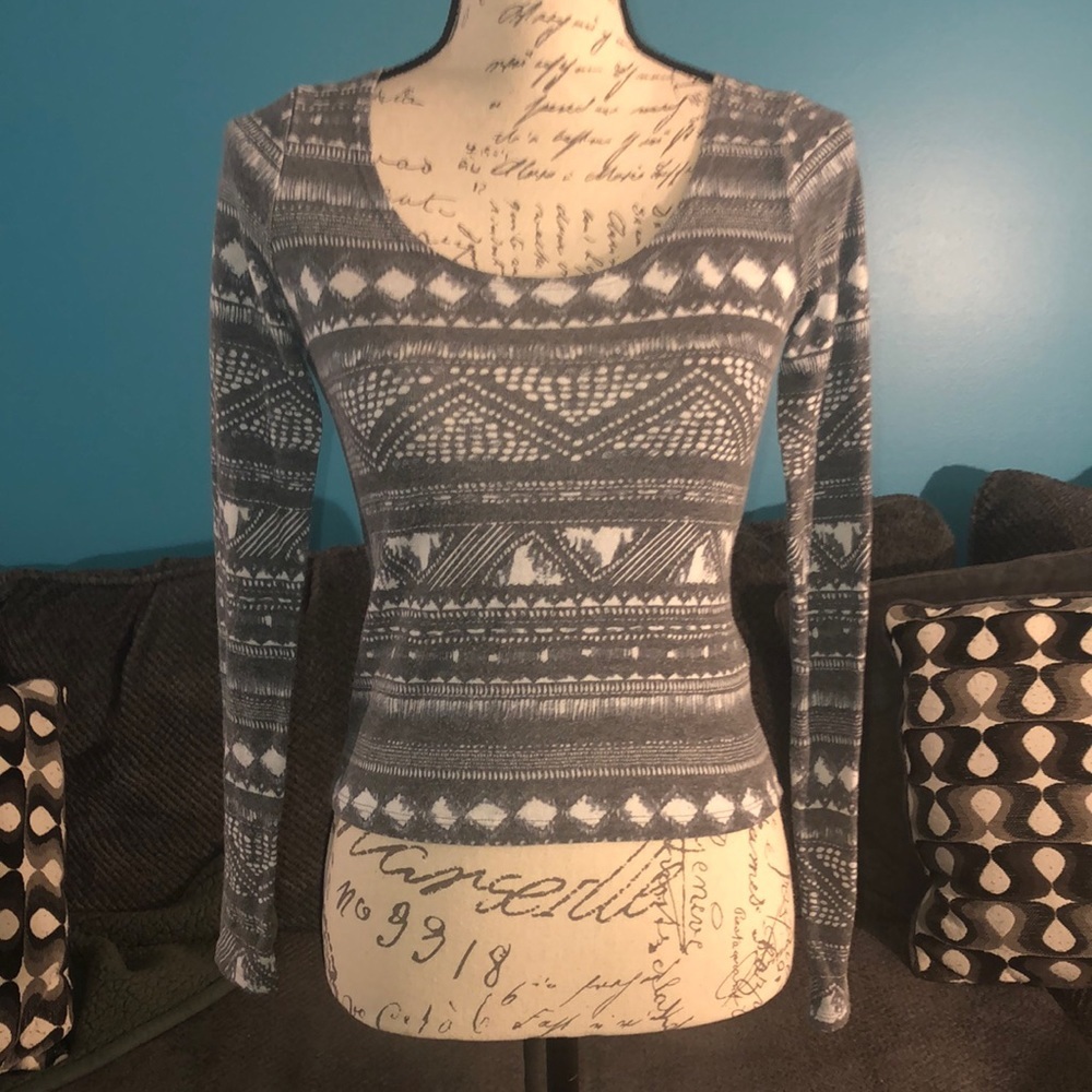 🎉4 for $20 Mudd Long Sleeve Tee, Small